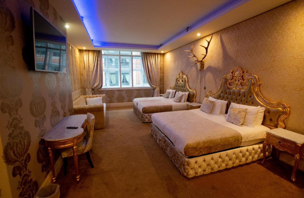 The Dixie Dean 4*