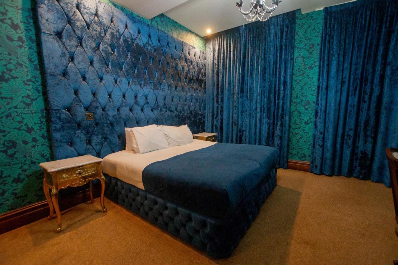 The Dixie Dean 4*