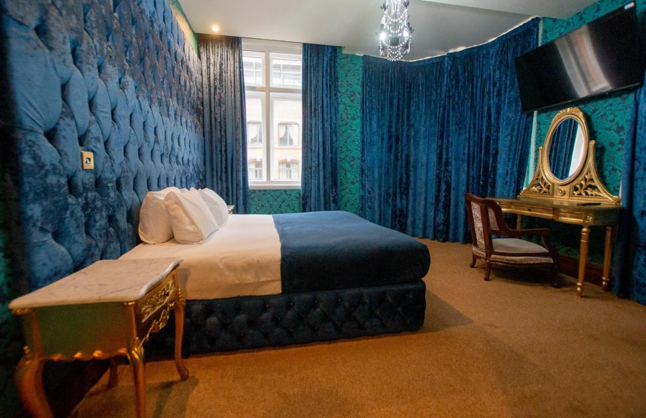 The Dixie Dean 4*